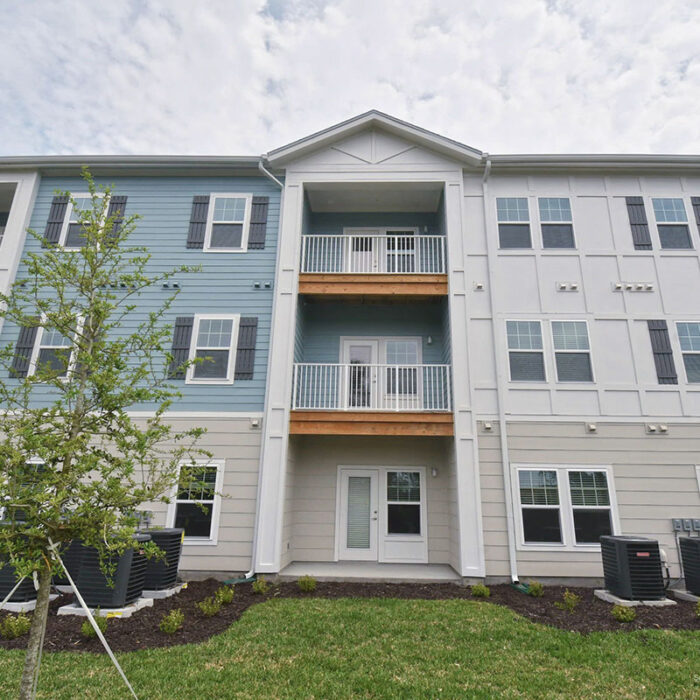 Exterior Building View of Argyle Lake at Oakleaf